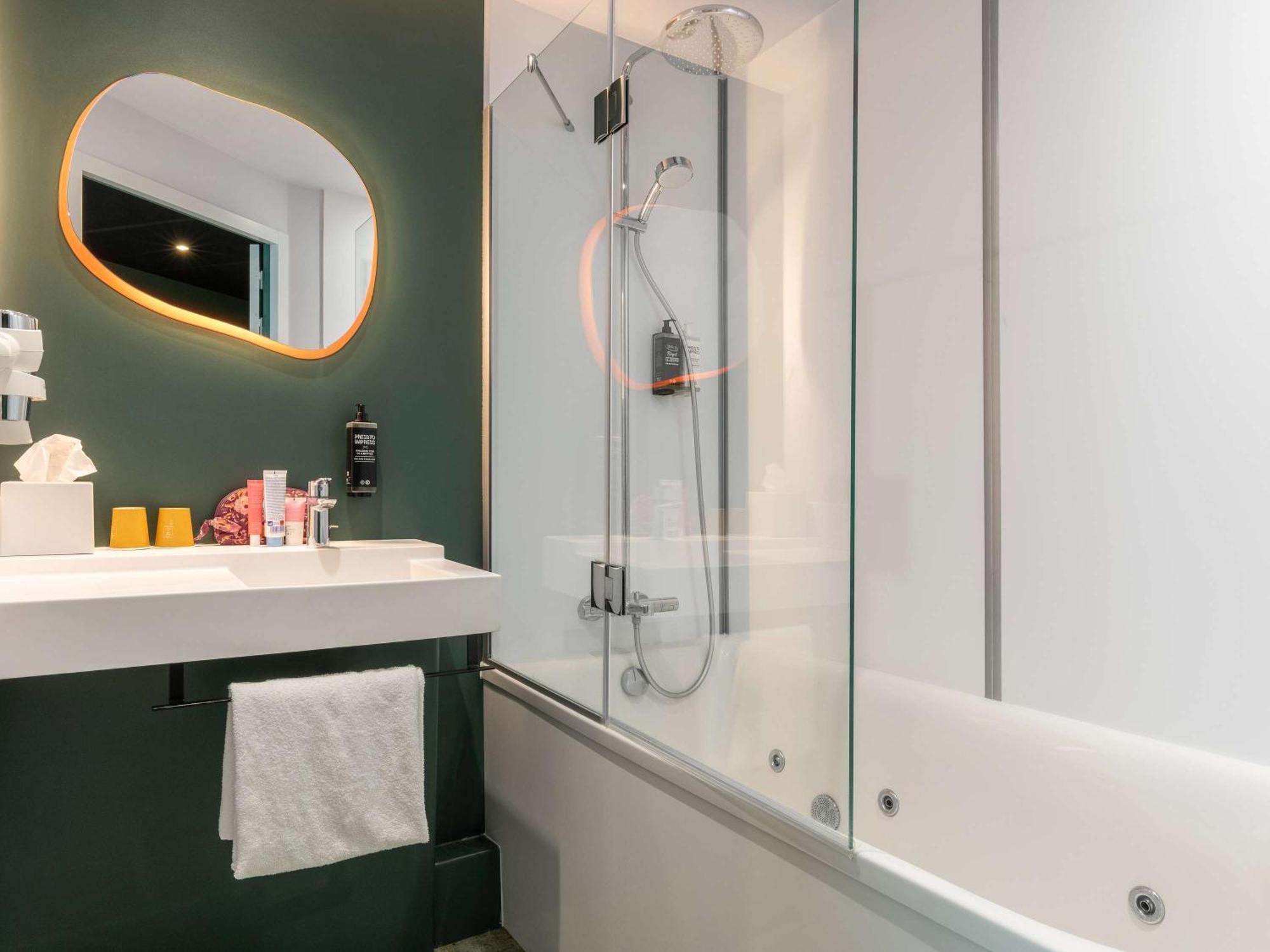 Ibis Styles Bezons Paris La Defense Hotel Exterior photo